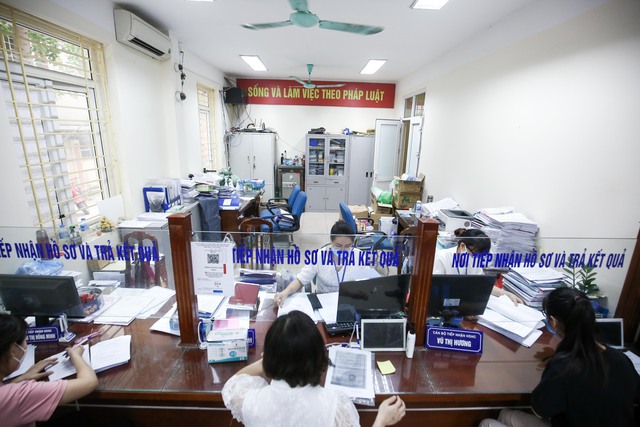 Bộ Nội vụ hướng dẫn sắp xếp cán bộ khi tinh gọn tổ chức bộ máy- Ảnh 1. Bộ Nội vụ hướng dẫn sắp xếp cán bộ khi tinh gọn tổ chức bộ máy- Ảnh 1.
