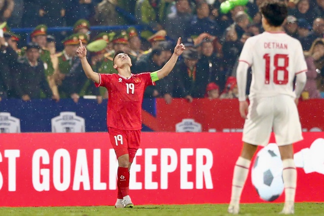 Quang Hải là người chơi tốt nhất bên phía đội tuyển Việt Nam.