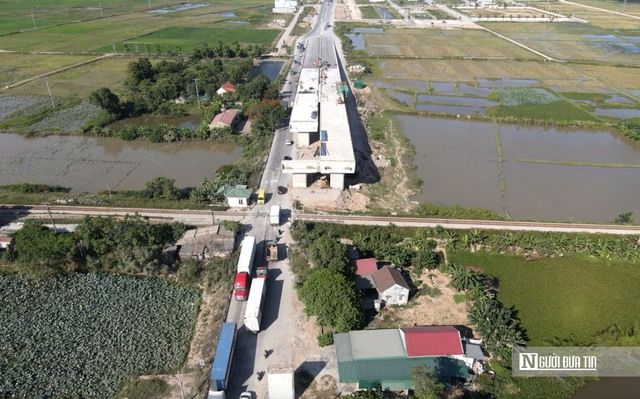 Bảo vệ thi công để hoàn thành dự án giao thông nghìn tỷ ở Nghệ An- Ảnh 1.