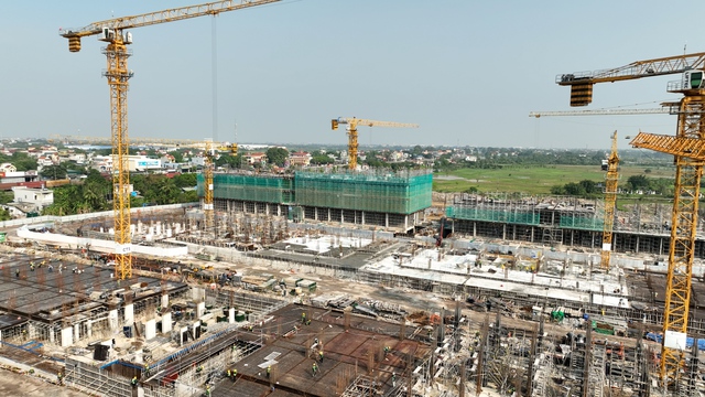Soi tiến độ thi c&ocirc;ng thần tốc của đ&ocirc; thị nghỉ dưỡng Sun Group tại H&agrave; Nam- Ảnh 6.