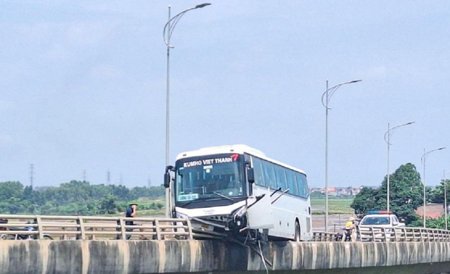 Bản tin 13/7: Những thí sinh đầu tiên trúng tuyển vào Trường Đại học Y Hà Nội năm 2024