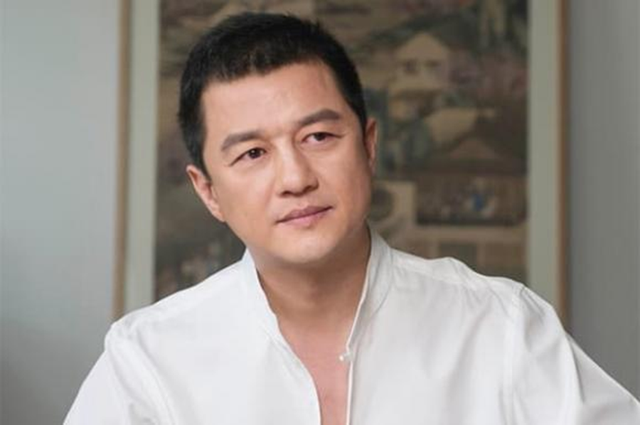 Chân dung tài tử một thời đào hoa, tuổi già nhiều tai tiếng bị chỉ trích