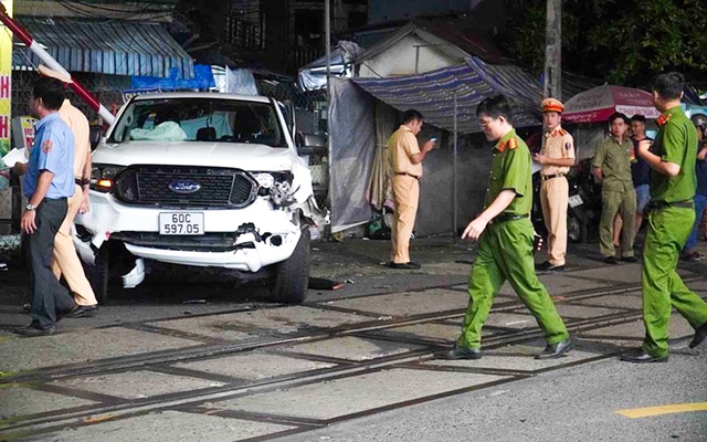 Đồng Nai: Thông tin mới vụ tai nạn giữa xe bán tải và tàu hoả làm 2 người chết, 3 người bị thương- Ảnh 2.