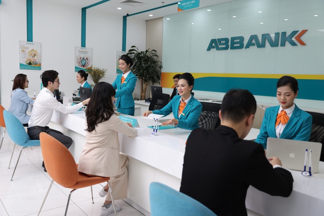 ABBANK hoàn thành kế hoạch 6 tháng đầu năm 2024, chú trọng nâng cao trải nghiệm khách hàng trên nền tảng số- Ảnh 2.