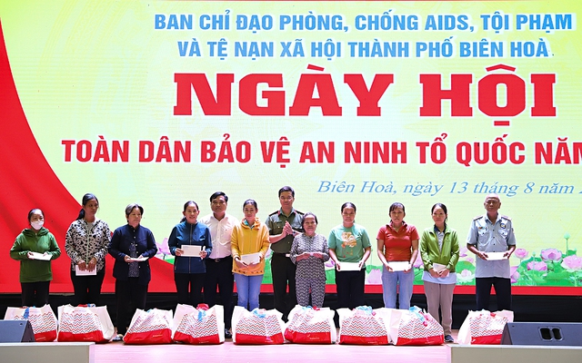 Thứ trưởng Lê Quốc Hùng dự Ngày hội Toàn dân bảo vệ an ninh Tổ quốc tại Đồng Nai- Ảnh 20.