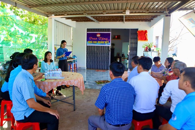 Bình Thuận trao nhà Đại đoàn kết cho người nghèo đang khó khăn về nhà ở- Ảnh 1.