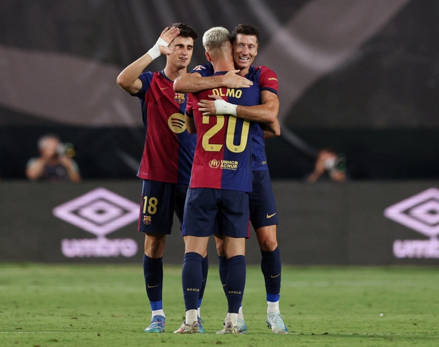 Dani Olmo giúp Barcelona ngược dòng thành công. (Ảnh: Reuters).