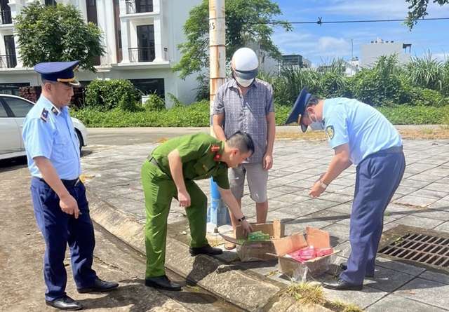 Quảng Ninh: Bắt giữ 2 vụ kinh doanh thuốc lá điện tử trái phép- Ảnh 1.