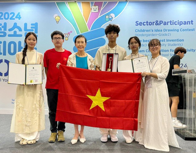 Học sinh Việt Nam xuất sắc giành 2 huy chương Vàng tại Olympic Khoa học Quốc tế Hàn Quốc