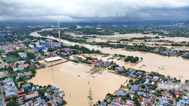 Toàn cảnh Thái Nguyên chìm trong biển nước- Ảnh 1.