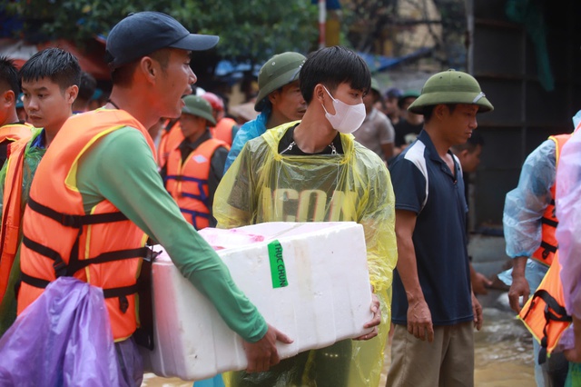 Thái Nguyên: Khẩn trương đưa trẻ nhỏ tại vùng lũ tới nơi an toàn- Ảnh 18.