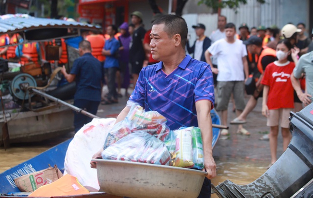 Thái Nguyên: Khẩn trương đưa trẻ nhỏ tại vùng lũ tới nơi an toàn- Ảnh 17.