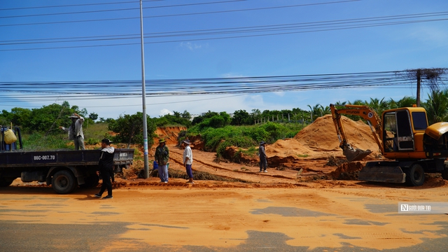 Bình Thuận: Không dám ngủ ở nhà vì sợ lũ cát ập xuống- Ảnh 10.