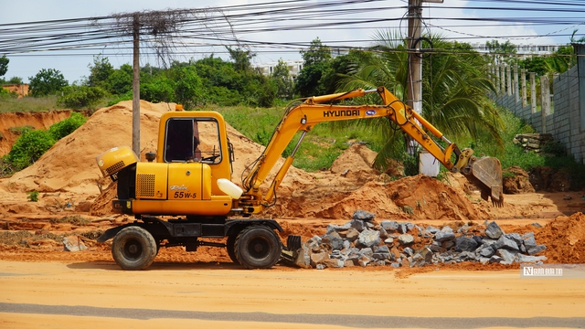 Bình Thuận: Không dám ngủ ở nhà vì sợ lũ cát ập xuống- Ảnh 5.