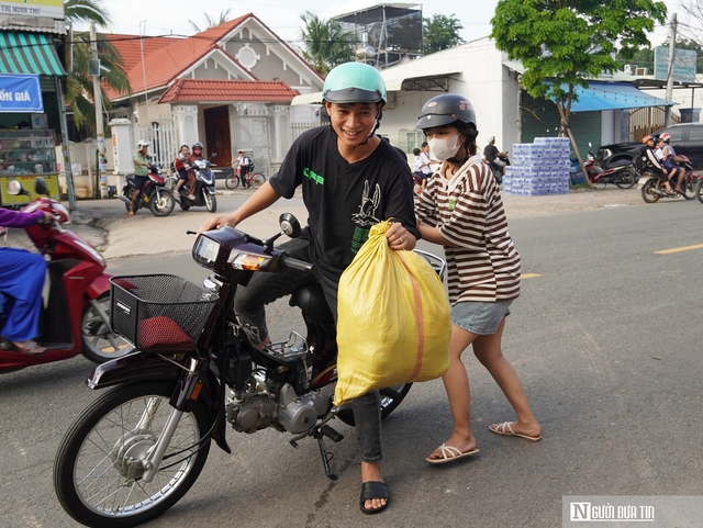 Nghĩa đồng bào sau những món quà thầm lặng gửi đến miền Bắc- Ảnh 2.