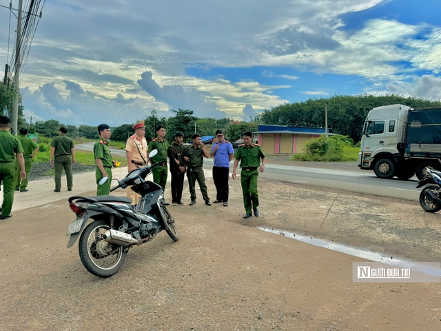 Quá trình truy bắt đối tượng tàng trữ ma túy và chống người thi hành công vụ- Ảnh 3.