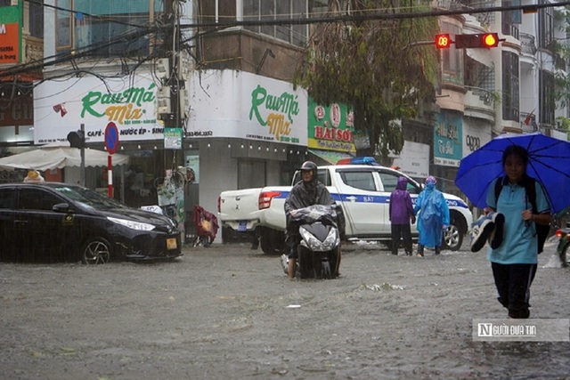 Sau siêu bão số 3, gần Biển Đông lại xuất hiện áp thấp nhiệt đới di chuyển "lạ thường"- Ảnh 2.