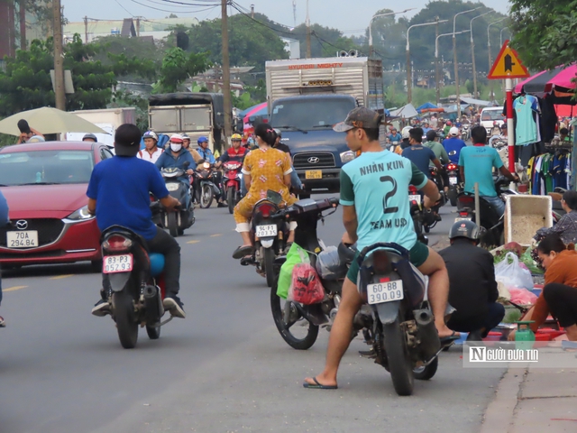 Dai dẳng vấn nạn chợ tự phát lấn chiếm lòng, lề đường ở Đồng Nai- Ảnh 5.