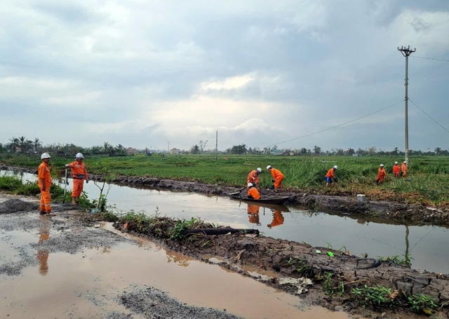 Quảng Ninh: Hơn 90.000 khách hàng chưa được cấp điện trở lại - Ảnh 1.