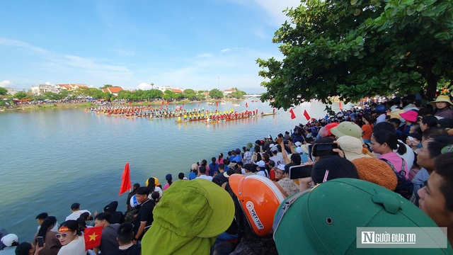 Sông Kiến Giang “dậy sóng” cùng giải đua thuyền mừng Tết Độc lập- Ảnh 1.