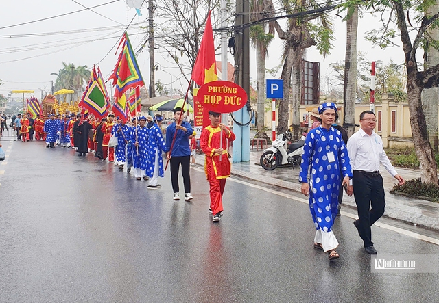 Lễ hội chọi trâu Đồ Sơn 2024: Đương kim vô địch bỏ chạy sau 1 phút đấu- Ảnh 1.