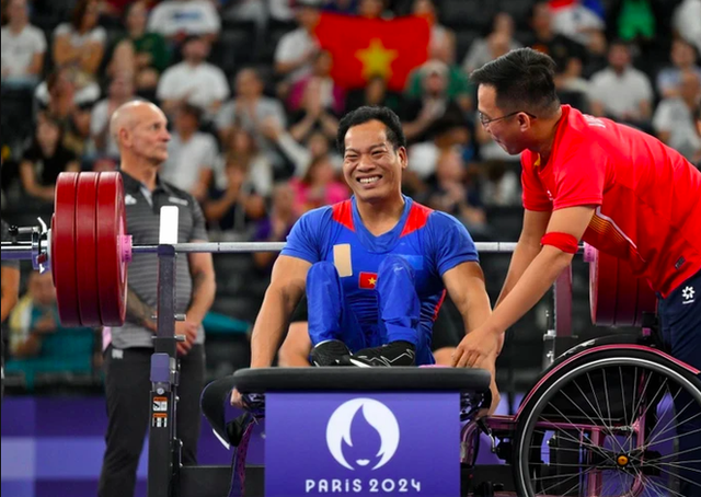 Lực sĩ Lê Văn Công đã giành huy chương đồng Paralympic Paris 2024.