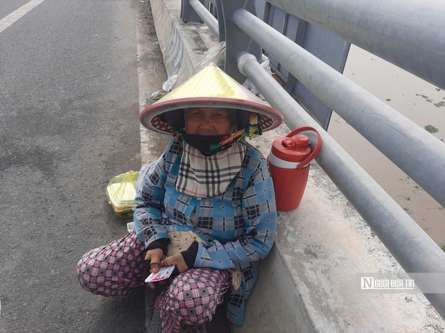 Phương Nam thấp thỏm ngóng quê nhà, nơi bão Yagi quét qua- Ảnh 2.