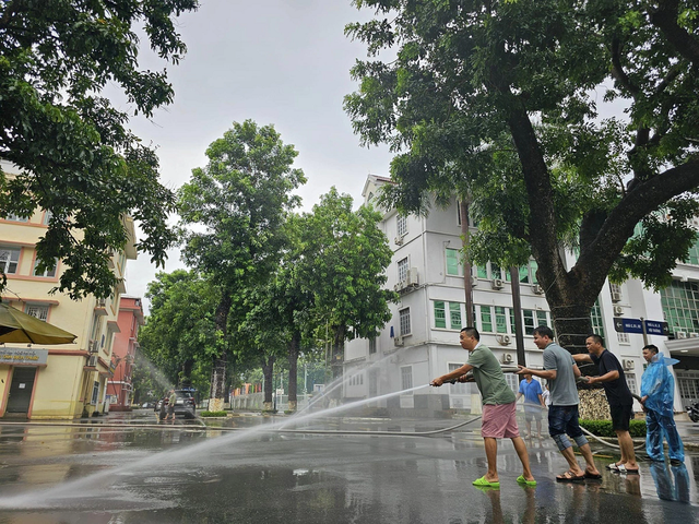 Loạt trường đại học thông báo "thượng khẩn" sau bão số 3 Yagi- Ảnh 2. Loạt trường đại học thông báo "thượng khẩn" sau bão số 3 Yagi- Ảnh 2.