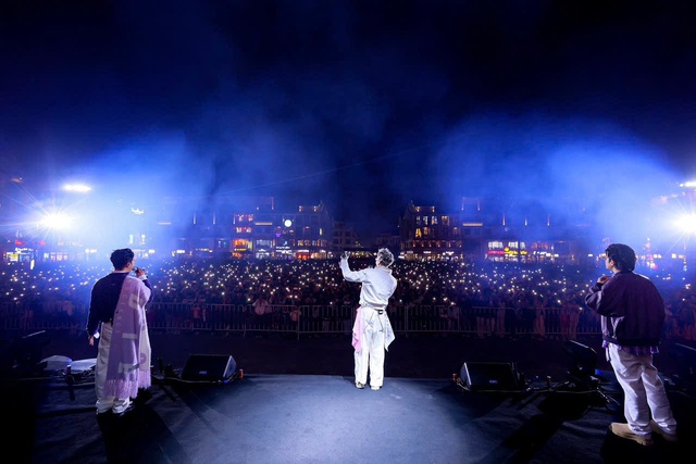 Gần 1 triệu kh&aacute;ch đ&oacute;n năm mới 2025 tại c&aacute;c &ldquo;điểm cầu&rdquo; Vingroup- Ảnh 2.