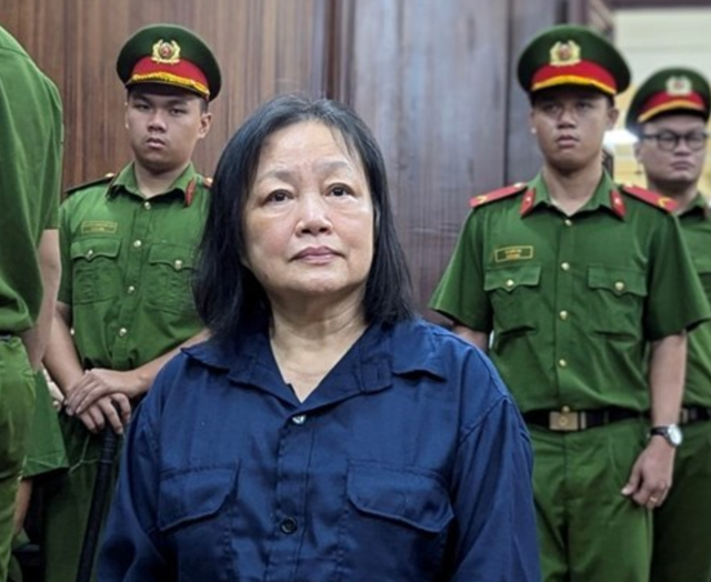 Nhận 1 tỷ đồng &ldquo;b&ocirc;i trơn&rdquo;, cựu Ph&oacute; gi&aacute;m đốc Sở KH&ĐT TP.HCM tiếp tục hầu t&ograve;a- Ảnh 1.