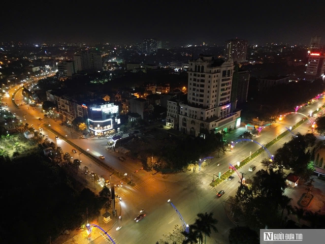 Đường phố Thanh Hóa "khoác áo mới", đẹp lung linh đón Tết- Ảnh 4.