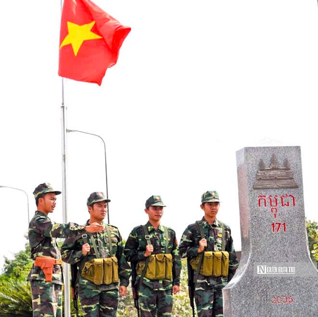 Tết nơi biên cương Tổ quốc: Xa gia đình nhưng gần dân bản- Ảnh 1.