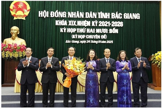 Trưởng Ban Dân vận Tỉnh ủy Phạm Văn Thịnh được bầu giữ chức Phó Chủ tịch UBND tỉnh Bắc Giang- Ảnh 1.