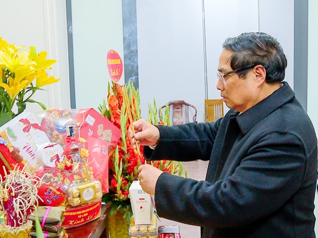 Thủ tướng dâng hương tưởng niệm cố Tổng Bí thư Nguyễn Phú Trọng- Ảnh 1. Thủ tướng dâng hương tưởng niệm cố Tổng Bí thư Nguyễn Phú Trọng- Ảnh 1.