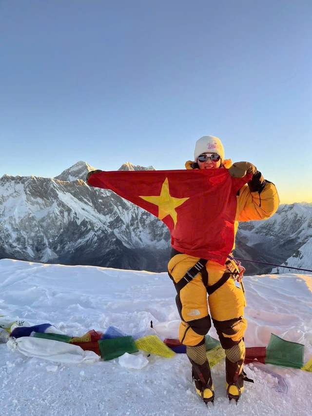 Nguyễn Thanh Bình chinh phục Ama Dablam: Leo núi không chỉ dành cho phái mạnh- Ảnh 6.