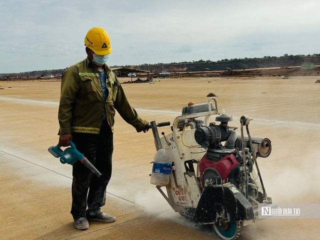 Công trường sân bay Long Thành những ngày cận Tết: Chạy đua với thời gian- Ảnh 1.