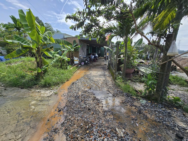 Đà Nẵng: Nước từ cao tốc tràn vào nhà dân, trách nhiệm thuộc về ai?- Ảnh 5.