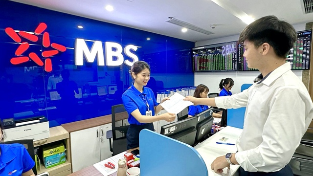 MBS lãi hơn 1.000 tỷ đồng sau 9 tháng, lợi nhuận quý III/2025 tăng 86%- Ảnh 1. MBS lãi hơn 1.000 tỷ đồng sau 9 tháng, lợi nhuận quý III/2025 tăng 86%- Ảnh 1.