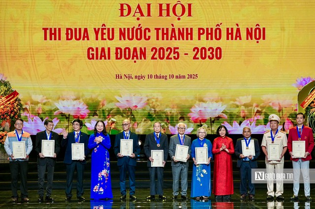 Thủ tướng: Hà Nội là lá cờ đầu trong phong trào thi đua yêu nước- Ảnh 2. Thủ tướng: Hà Nội là lá cờ đầu trong phong trào thi đua yêu nước- Ảnh 2.