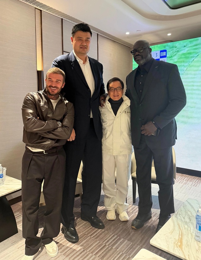 David Beckham xuất bên Thành Long và Jack Ma, gây sốt mạng xã hội - Ảnh 2. David Beckham xuất bên Thành Long và Jack Ma, gây sốt mạng xã hội - Ảnh 2.