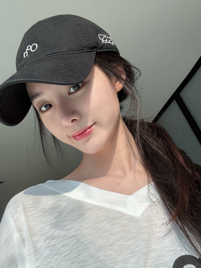 "Cô dâu tháng 10" thử 12 chiếc váy cưới trước thềm hôn lễ với "anh sếp showbiz" - Ảnh 3.