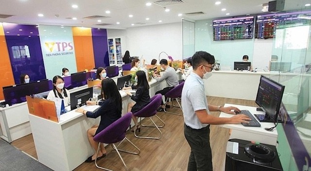 Chứng khoán Tiên Phong bị phạt 185 triệu đồng vì hàng loạt vi phạm- Ảnh 1. Chứng khoán Tiên Phong bị phạt 185 triệu đồng vì hàng loạt vi phạm- Ảnh 1.