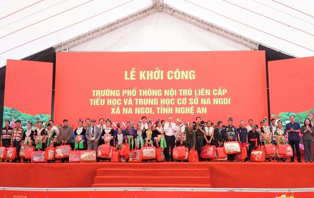 Tổng Bí thư Tô Lâm dự lễ khởi công Trường phổ thông nội trú liên cấp TH và THCS Na Ngoi- Ảnh 4. Tổng Bí thư Tô Lâm dự lễ khởi công Trường phổ thông nội trú liên cấp TH và THCS Na Ngoi- Ảnh 4.