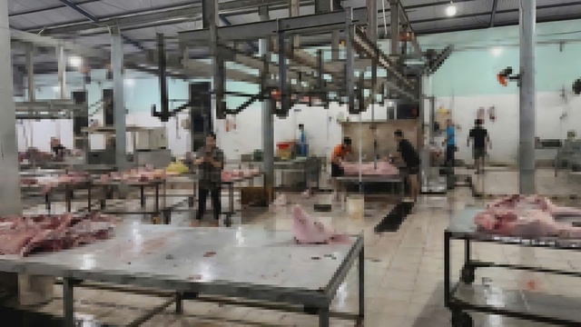 Giết mổ “chui” len lỏi khu dân cư, hàng chục tấn thịt bẩn âm thầm tuồn ra thị trường mỗi ngày- Ảnh 3.