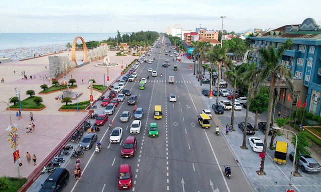 Nghệ An hướng tới xây dựng thương hiệu du lịch bốn mùa - Ảnh 2.