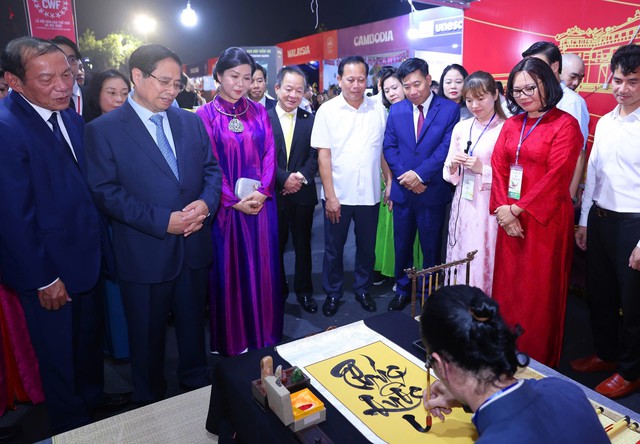 SHB, T&T Group chung tay kết nối, lan tỏa tinh hoa văn hóa Việt Nam tại Lễ hội Văn hóa Thế giới - Ảnh 2.