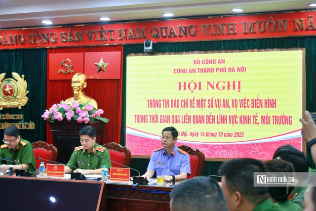 Hà Nội: Lật tẩy vụ án sản xuất 3 triệu bình chữa cháy giả - Ảnh 1.