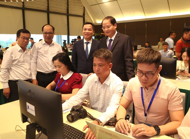 hai trương Trung tâm báo chí phục vụ Đại hội Đảng bộ Hà Nội - Ảnh 3.