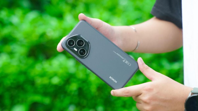 Review điện thoại Honor: Đối thủ mới khiến người dùng bất ngờ- Ảnh 1. Review điện thoại Honor: Đối thủ mới khiến người dùng bất ngờ- Ảnh 1.