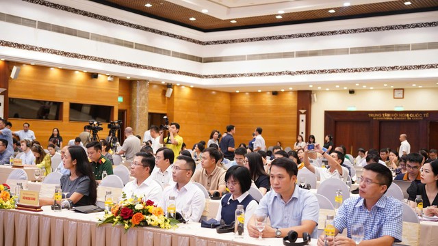 Nhân dân góp ý dự thảo văn kiện trình Đại hội XIV của Đảng trên VNeID- Ảnh 3. Nhân dân góp ý dự thảo văn kiện trình Đại hội XIV của Đảng trên VNeID- Ảnh 3.